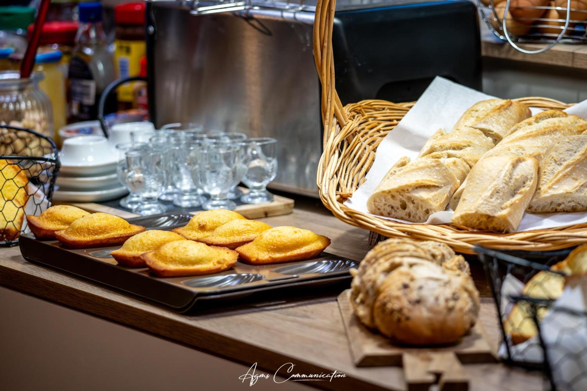 Hotel Karene Saint-Paul-les-Romans Ngoại thất bức ảnh