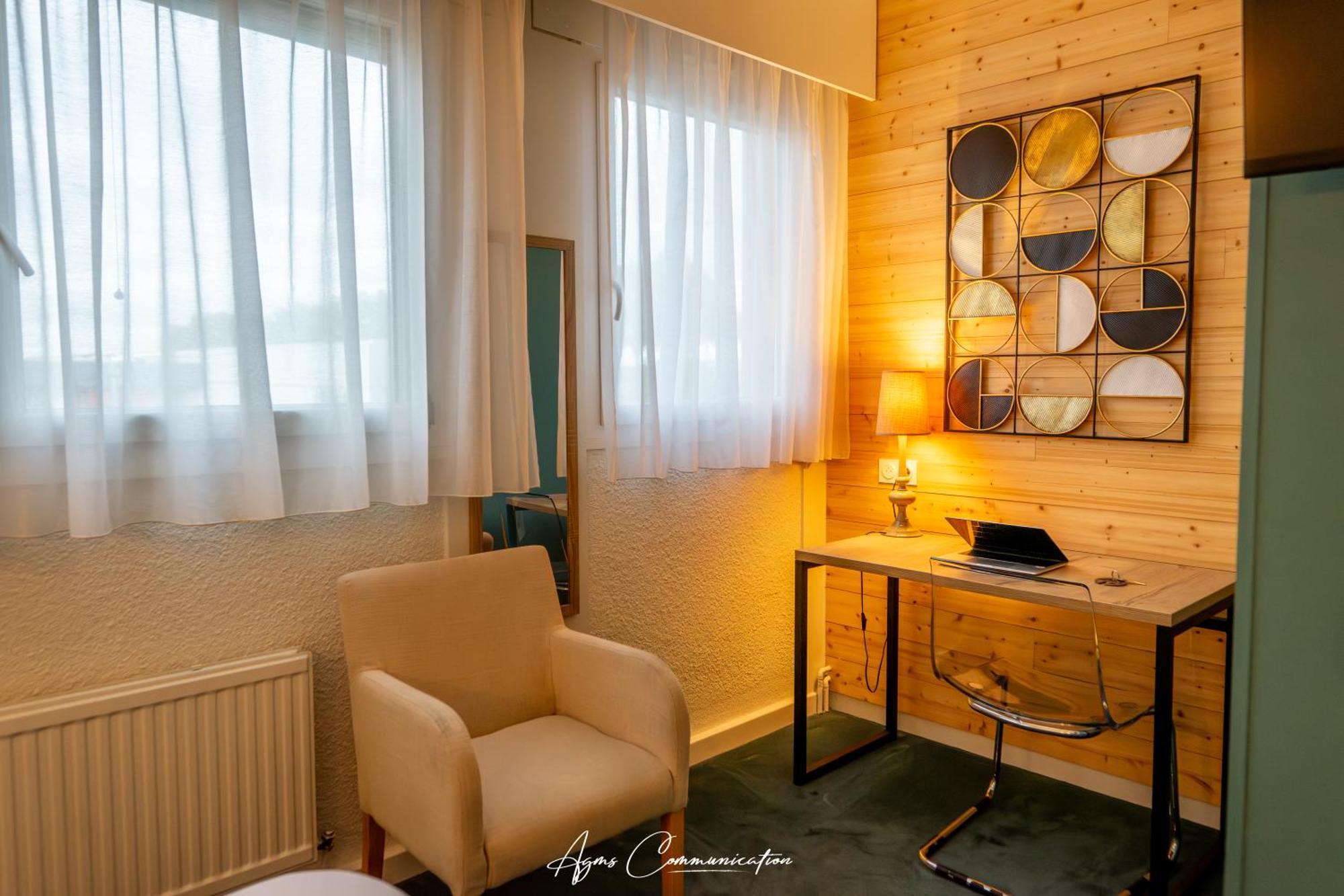 Hotel Karene Saint-Paul-les-Romans Ngoại thất bức ảnh